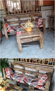 Pallet Couch and Table