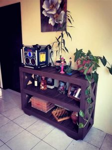 Pallet Entryway Table